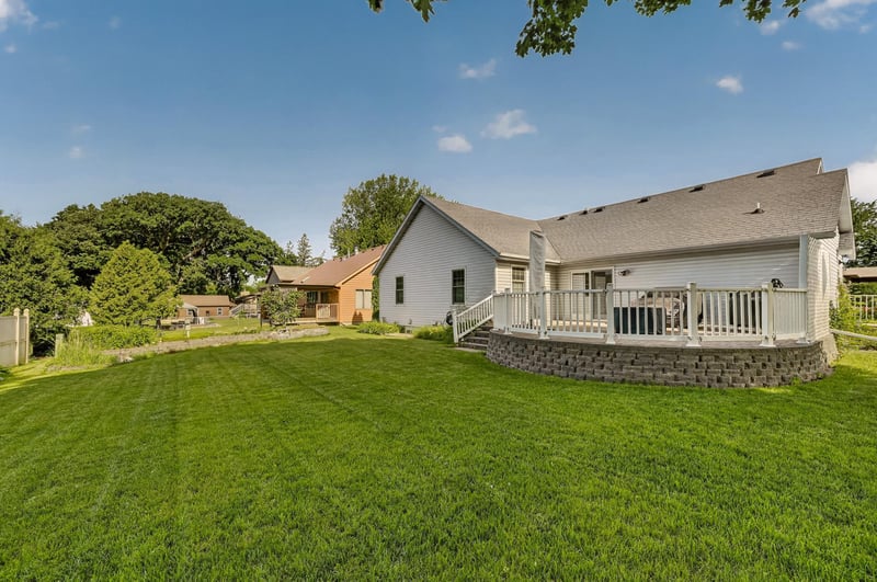 525 16th St SW, Owatonna, MN 55060