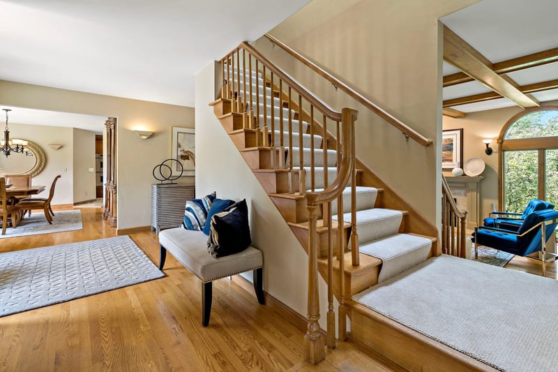 5708 Long Brake Trl, Edina, MN 55439