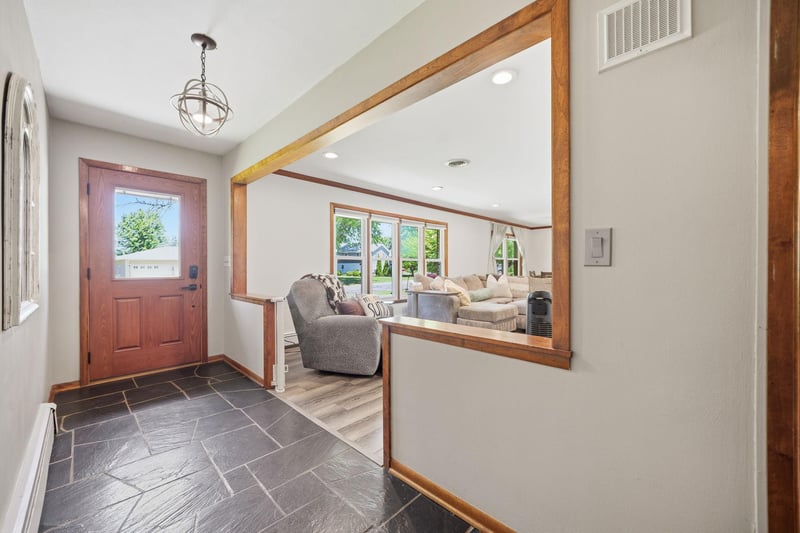 208 Snow Rg, Le Sueur, MN 56058