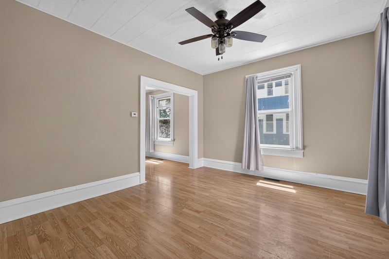 317 S 4th St, Le Sueur, MN 56058
