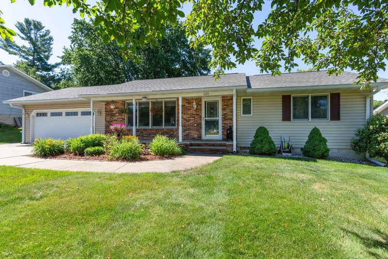1126 E Division St, River Falls, WI 54022