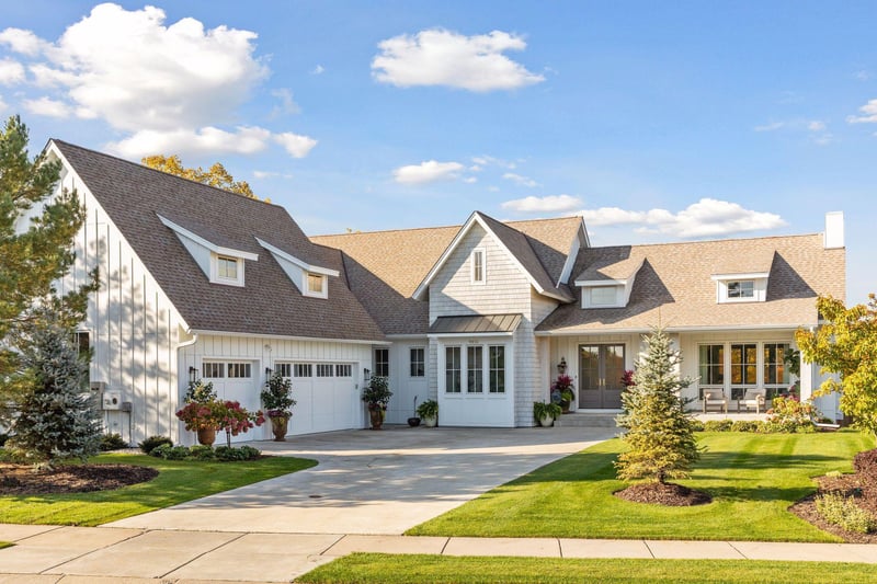 9810 Sky Ln, Eden Prairie, MN 55347