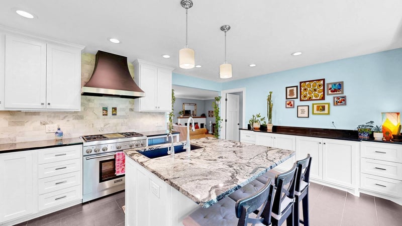 6609 Southdale Rd, Edina, MN 55435