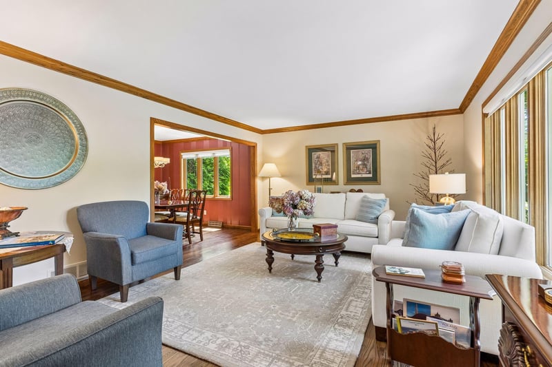 1359 Cherry Hill Rd, Mendota Heights, MN 55118