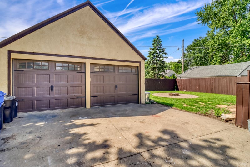 331 Willow St E, Detroit Lakes, MN 56501