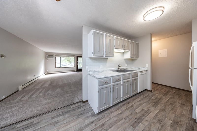 3917 Heritage Hills Dr #102, Bloomington, MN 55437