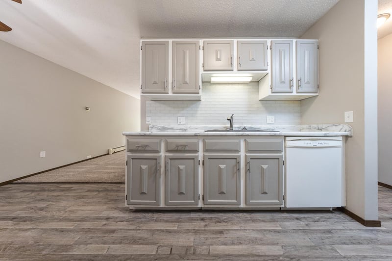 3917 Heritage Hills Dr #102, Bloomington, MN 55437