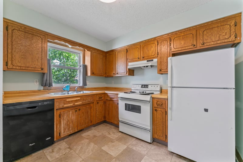 2018 42nd St NW, Rochester, MN 55901