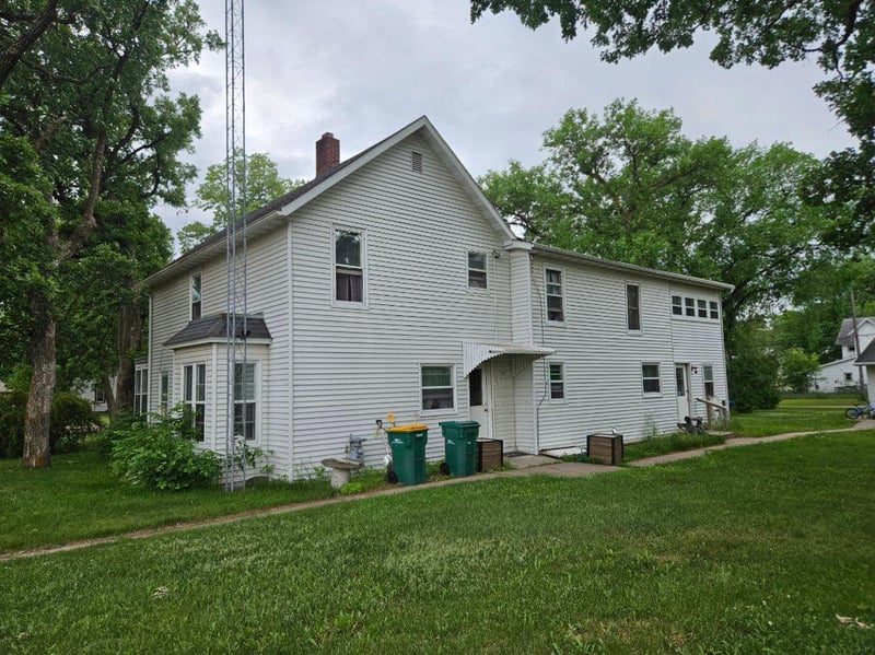 112 N 3rd St, Royalton, MN 56373