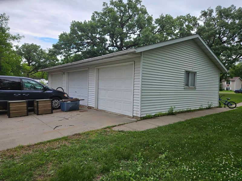 112 N 3rd St, Royalton, MN 56373