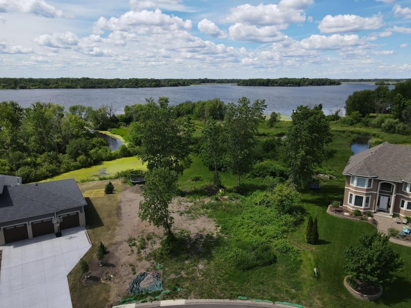 7333 Peltier Cir, Centerville, MN 55038