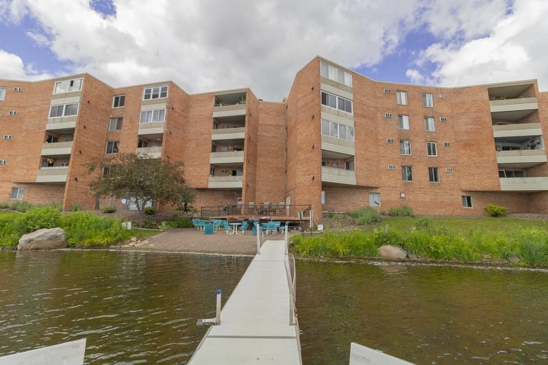 329 Geneva Ave N #315, Oakdale, MN 55128