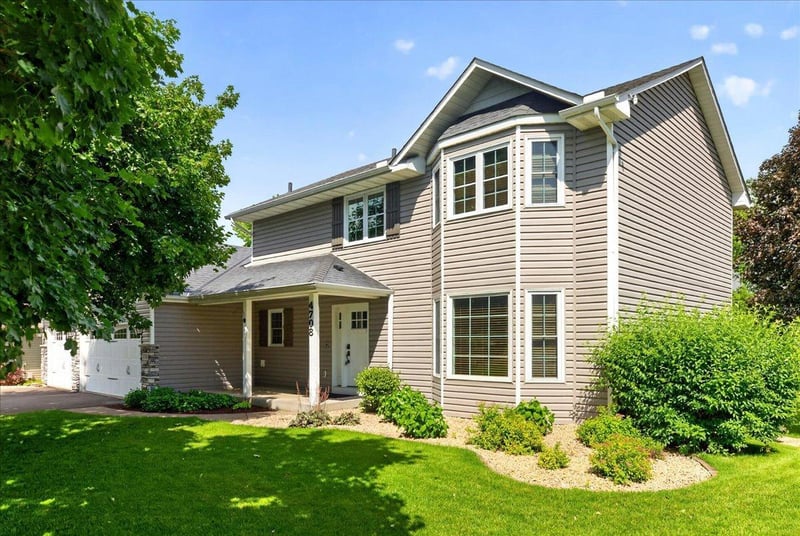 4708 Weston Hills Dr, Eagan, MN 55123