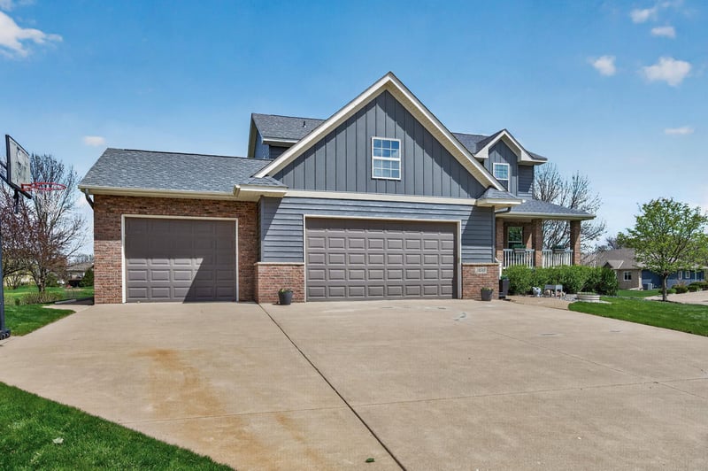 10349 Karston Ct NE, Albertville, MN 55301
