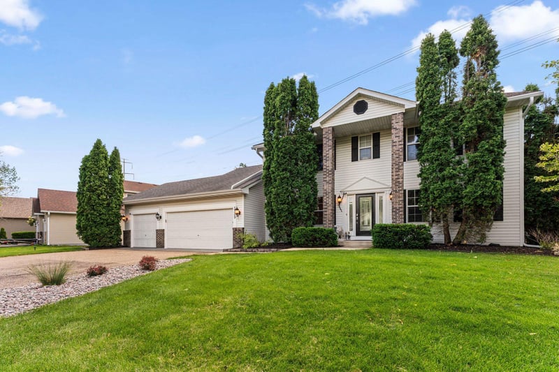 3309 Carnation Ave N, Brooklyn Park, MN 55443