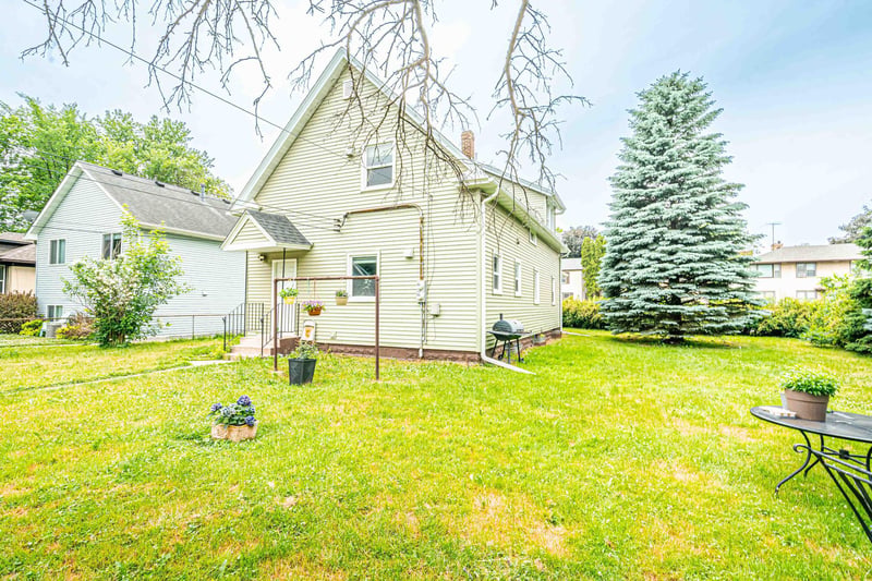 229 2nd Ave S, South Saint Paul, MN 55075