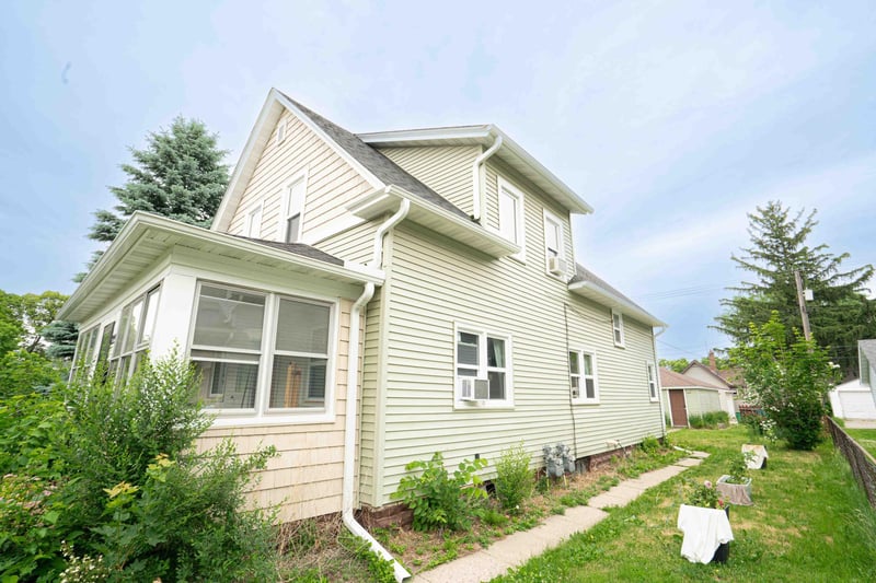 229 2nd Ave S, South Saint Paul, MN 55075
