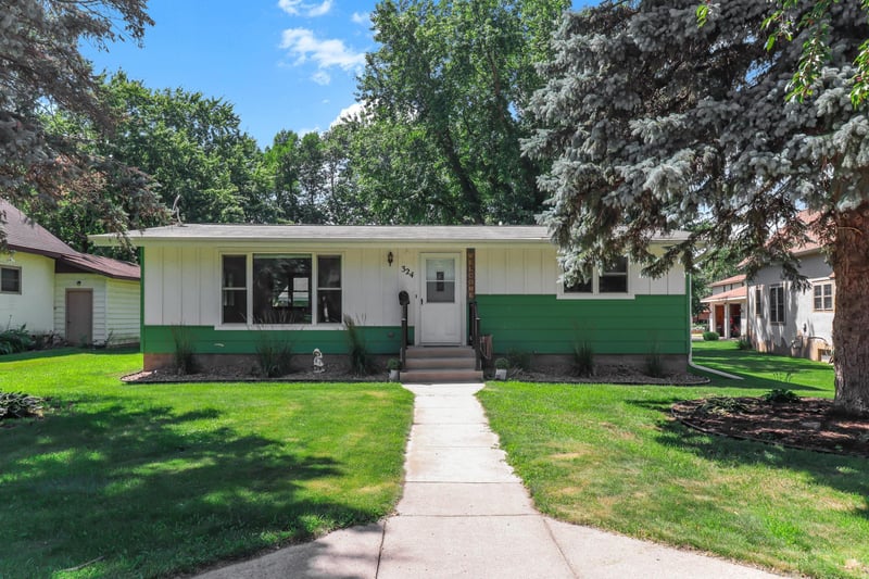 324 Augusta Ave, Paynesville, MN 56362