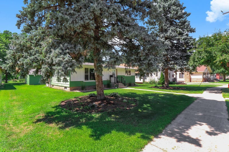 324 Augusta Ave, Paynesville, MN 56362