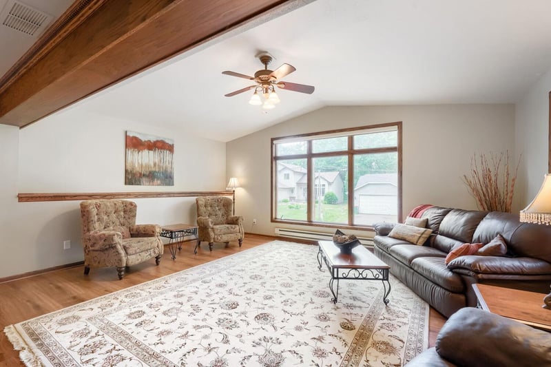 280 Glenmar Ave, Mahtomedi, MN 55115
