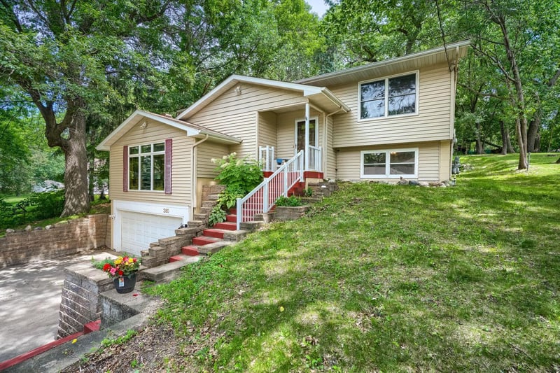 280 Glenmar Ave, Mahtomedi, MN 55115