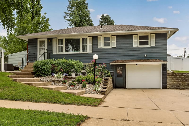 1810 25th Ave NW, Rochester, MN 55901
