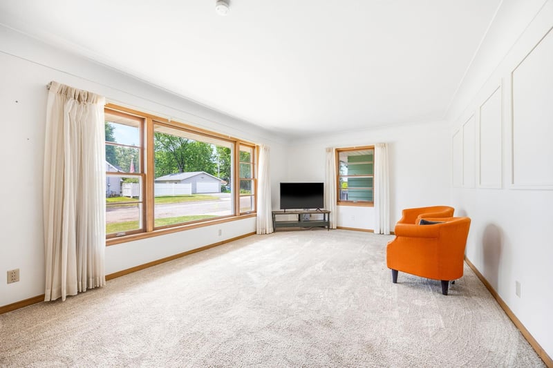 123 Searle St NE, Sauk Rapids, MN 56379