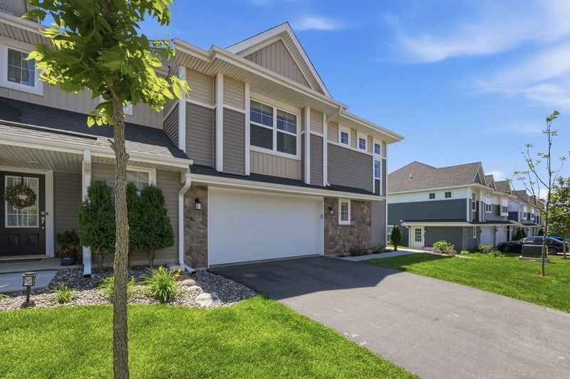 5237 Trotter Trl, Victoria, MN 55386