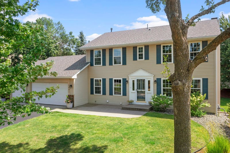 1801 Valley Ridge Trl S, Chanhassen, MN 55317