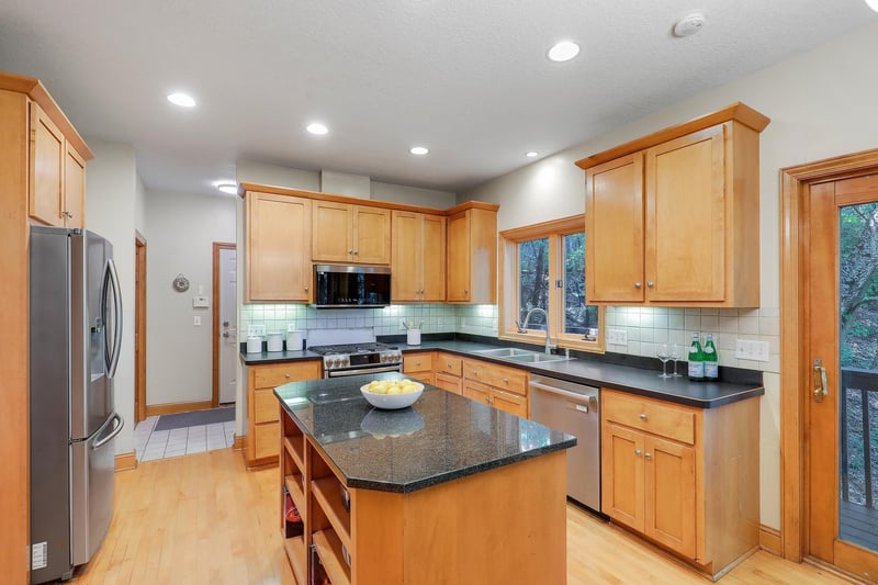 5900 Vernon Ave S, Edina, MN 55436