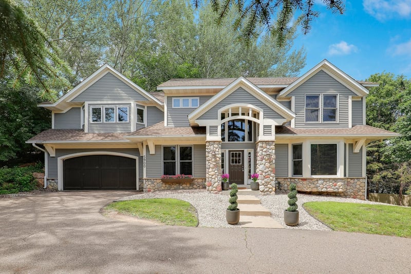 5900 Vernon Ave S, Edina, MN 55436