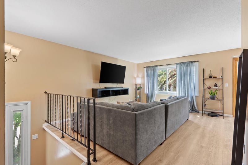 13906 Herald Way, Apple Valley, MN 55124