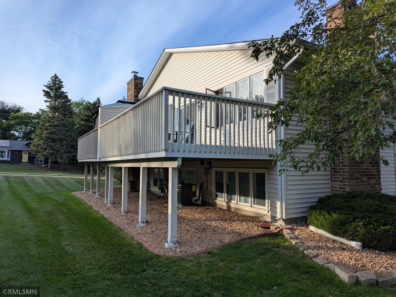 1741 W 140th St, Burnsville, MN 55337