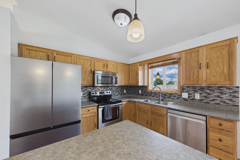 5232 Kingsbury Pl NW, Rochester, MN 55901