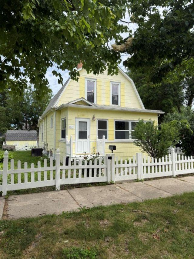 302 Nicollet Ave, Mankato, MN 56003