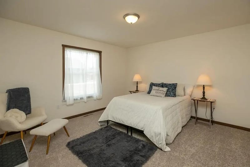 206 4th Pl, Claremont, MN 55924