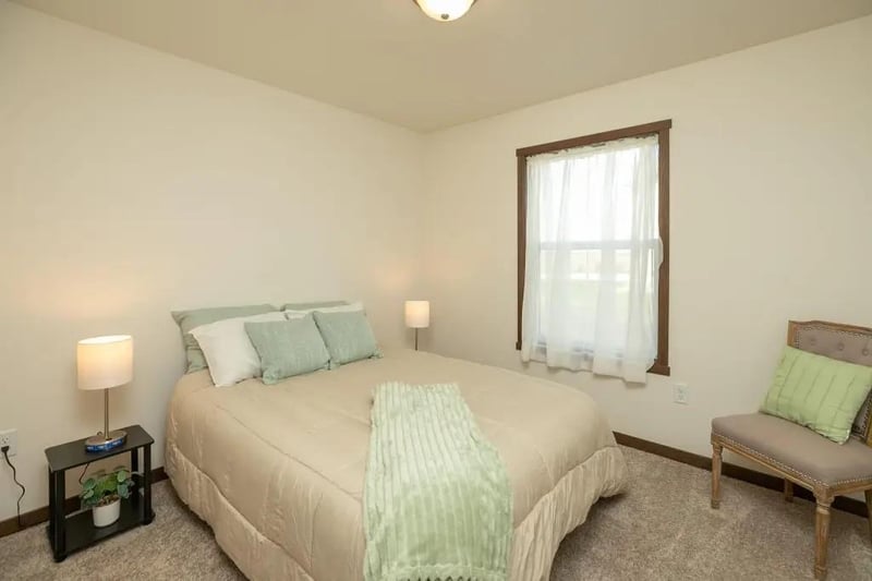 206 4th Pl, Claremont, MN 55924