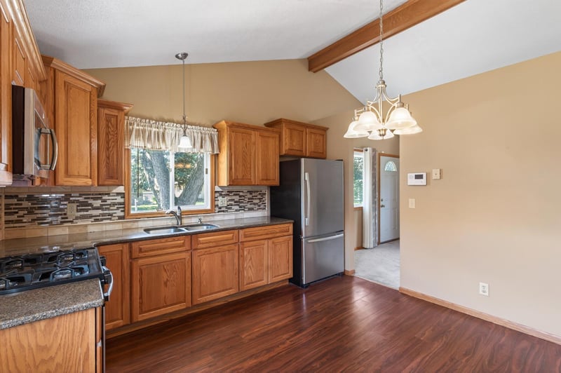 1619 Mclean Ave, Saint Paul, MN 55106