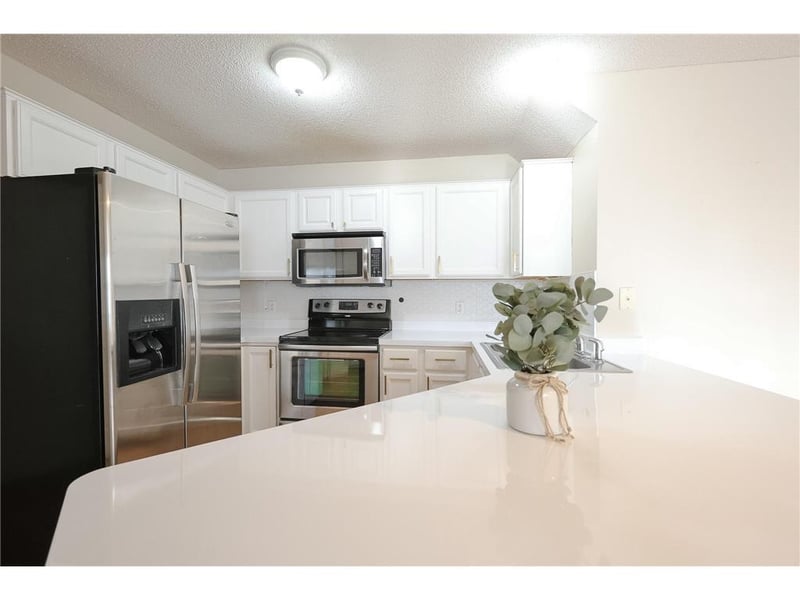 1727 Riverwood Dr #62, Burnsville, MN 55337