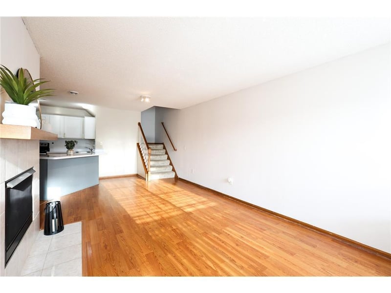 1727 Riverwood Dr #62, Burnsville, MN 55337