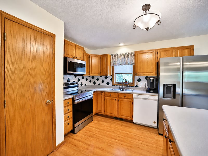 13384 Birch Dr, Baxter, MN 56425