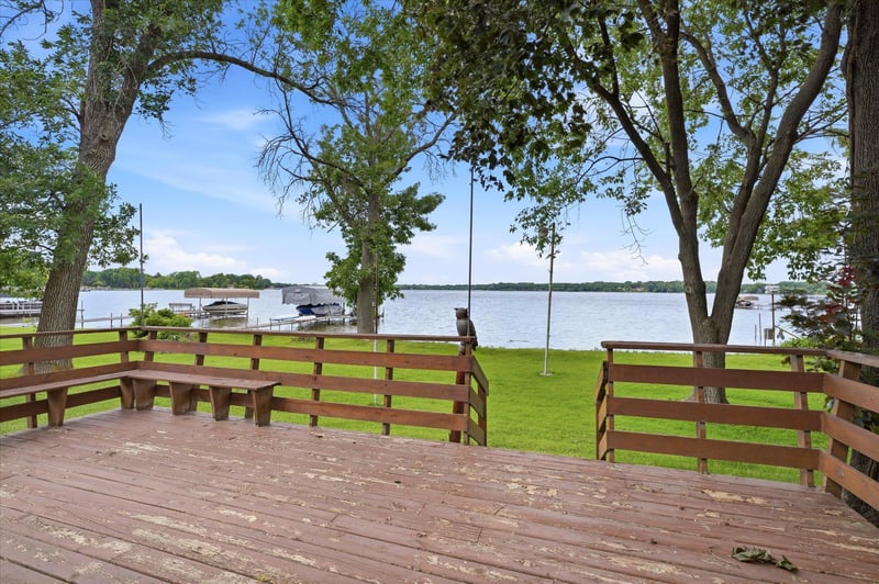 10226 S Shore Dr, Plymouth, MN 55441