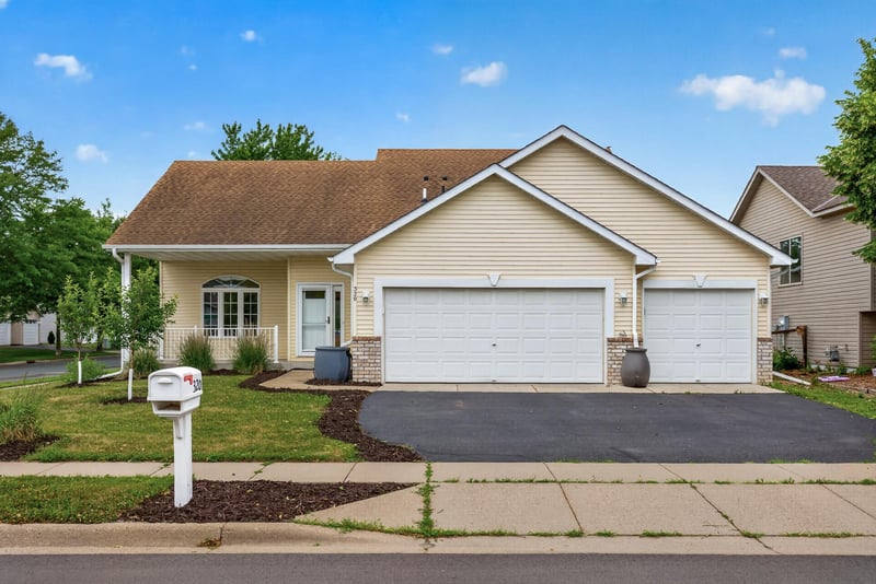 320 12th St, Farmington, MN 55024