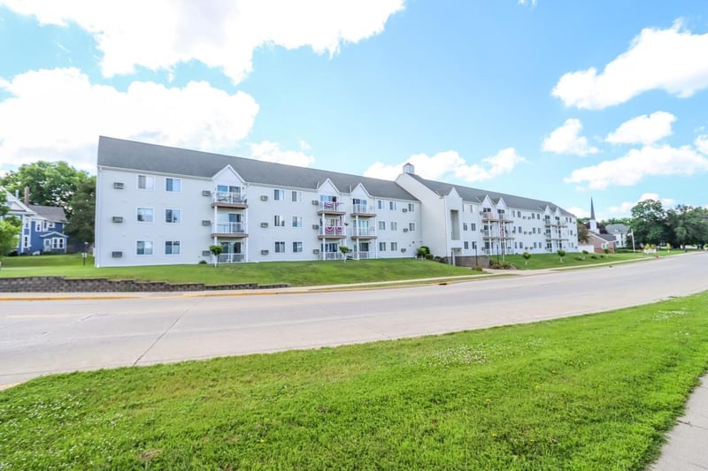 101 Albion Ave #307, Fairmont, MN 56031