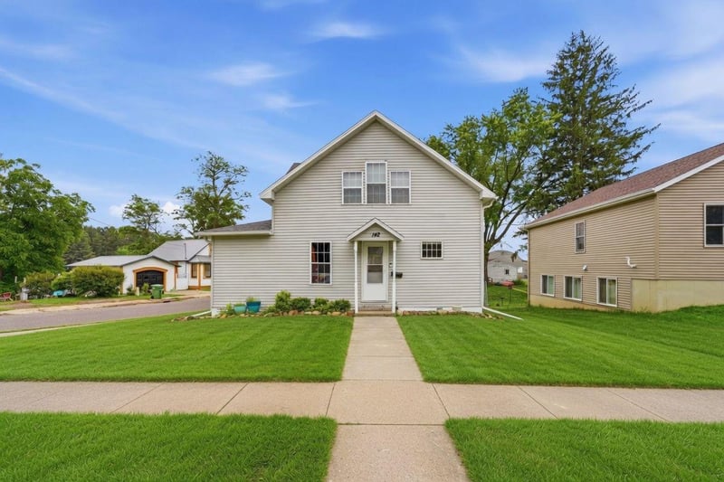 142 Maple St E, Amery, WI 54001