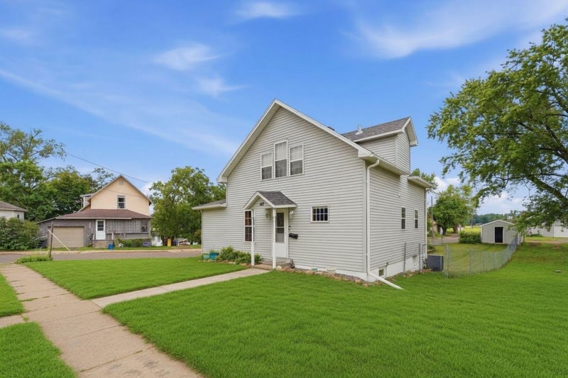 142 Maple St E, Amery, WI 54001