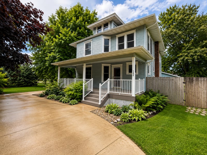 1300 S Section Ave, Spring Valley, MN 55975
