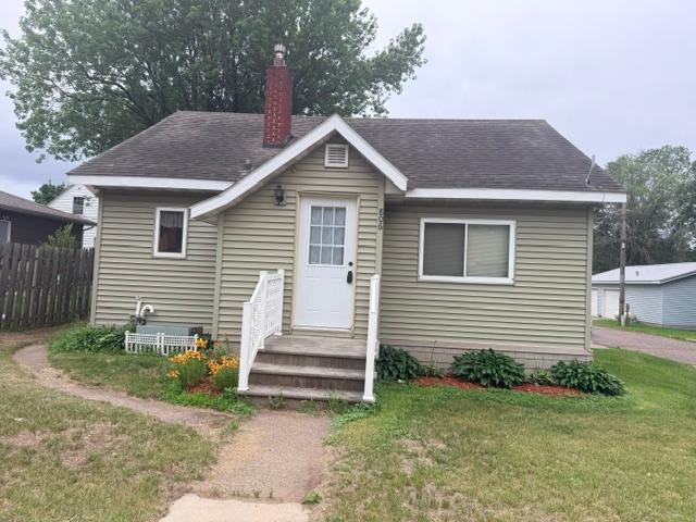 806 1st Ave NE, Little Falls, MN 56345