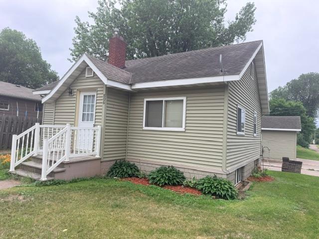 806 1st Ave NE, Little Falls, MN 56345