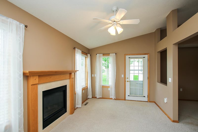 820 Greensview Ct NW, Hutchinson, MN 55350